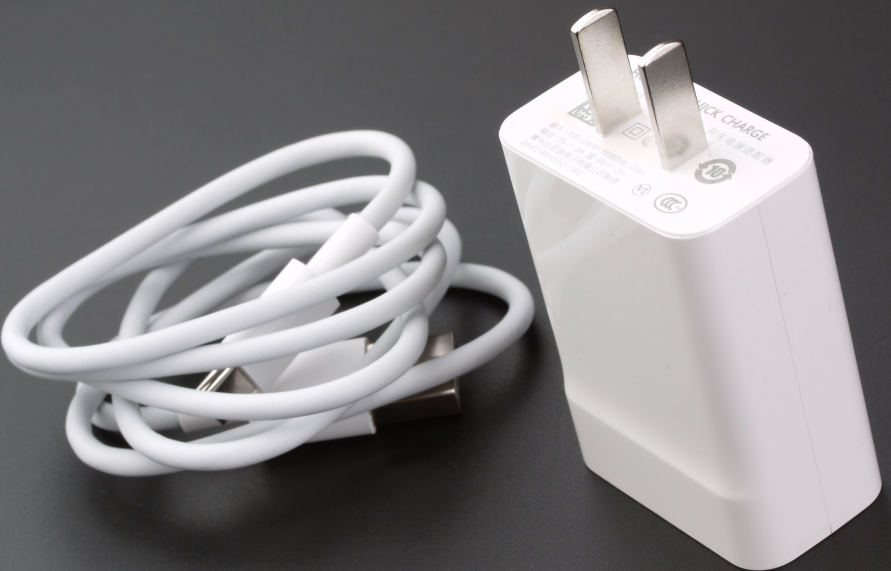 充電器安全質(zhì)量好，關(guān)鍵就在這款阻燃PC材料