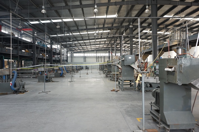 青島中新華美塑料顆粒全自動(dòng)化生產(chǎn)線