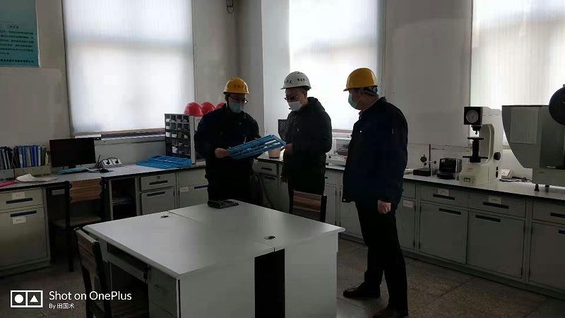 街道領(lǐng)導(dǎo)來(lái)中新華美檢查防疫和應(yīng)急生產(chǎn)工作