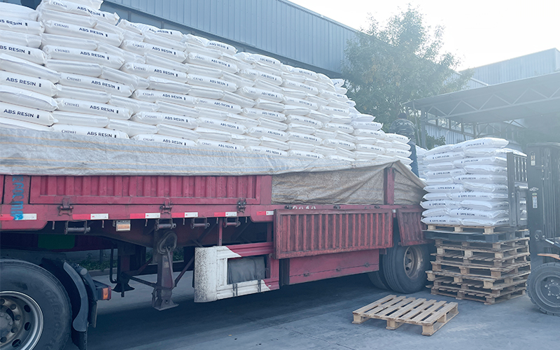ABS塑料原材料多少錢一噸，中新華美改性塑料小編為您報(bào)價！