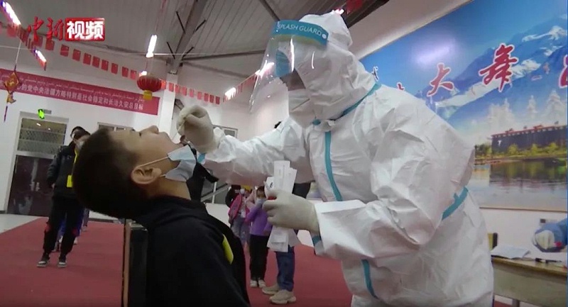 新疆以疏附縣為重點(diǎn)，對(duì)喀什地區(qū)開展全員免費(fèi)核酸檢測(cè)。